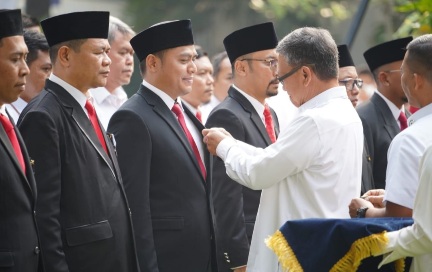 STOGAV Kunci PLN IP Dapat Tanda Kehormatan Satyalancana Pembangunan dari Presiden Jokowi