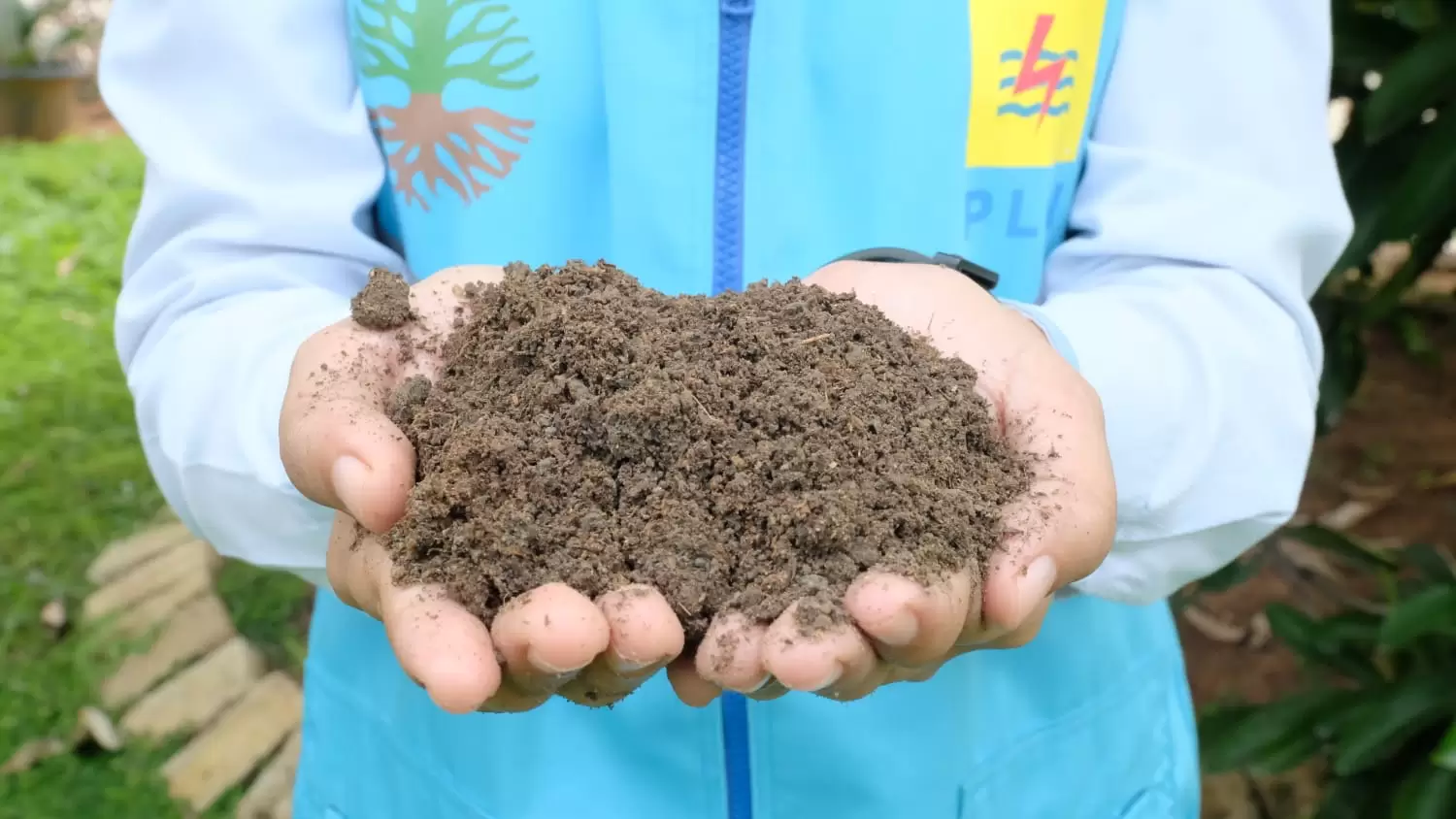 Inovasi PLTU Ombilin Limbah FABA Menjadi Pupuk Silika yang Meningkatkan Kesejahteraan Petani