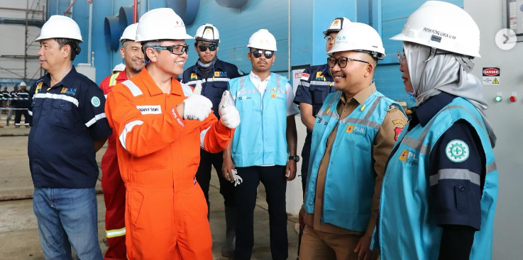 Momen Bersejarah: PLN Enjiniring dan PLN Unit Induk Pembangunan Sulawesi Menyaksikan First Firing Proyek PLTMG Luwuk 40 MW