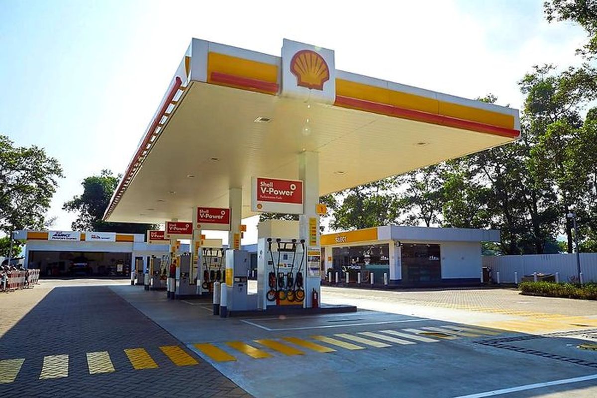 Shell Akan Tutup 1.000 SPBU dan Fokus pada Bisnis Pengisian Kendaraan Listrik