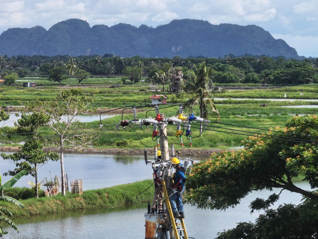 Akhirnya, 33 Dusun Terpencil Sulawesi Selatan Dilistriki PLN, Menyala 24 Jam!