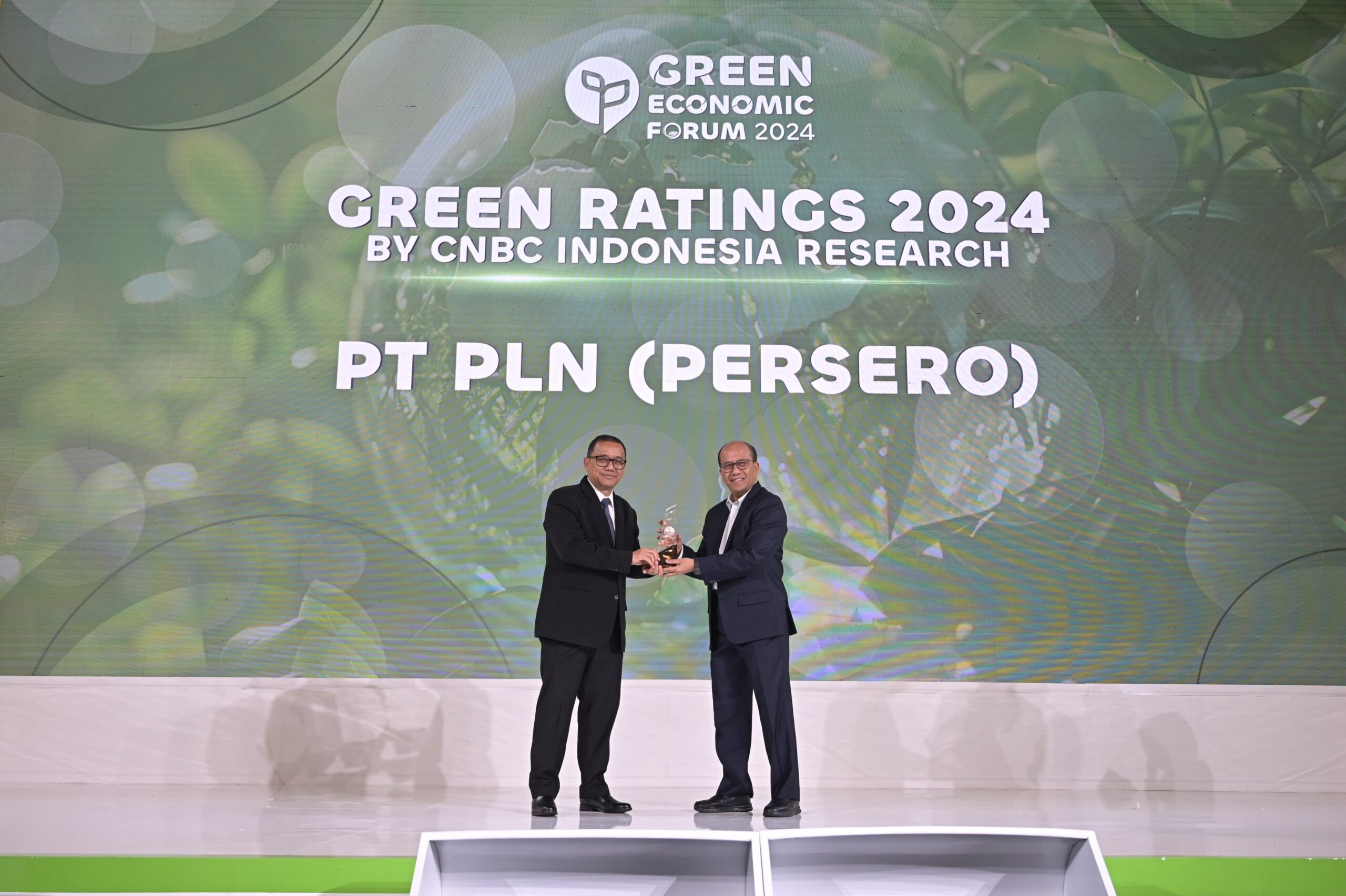 Green Economic Forum 2024, PLN Raih Green Business Ratings Terbaik di Sektor Energi dan Pertambangan