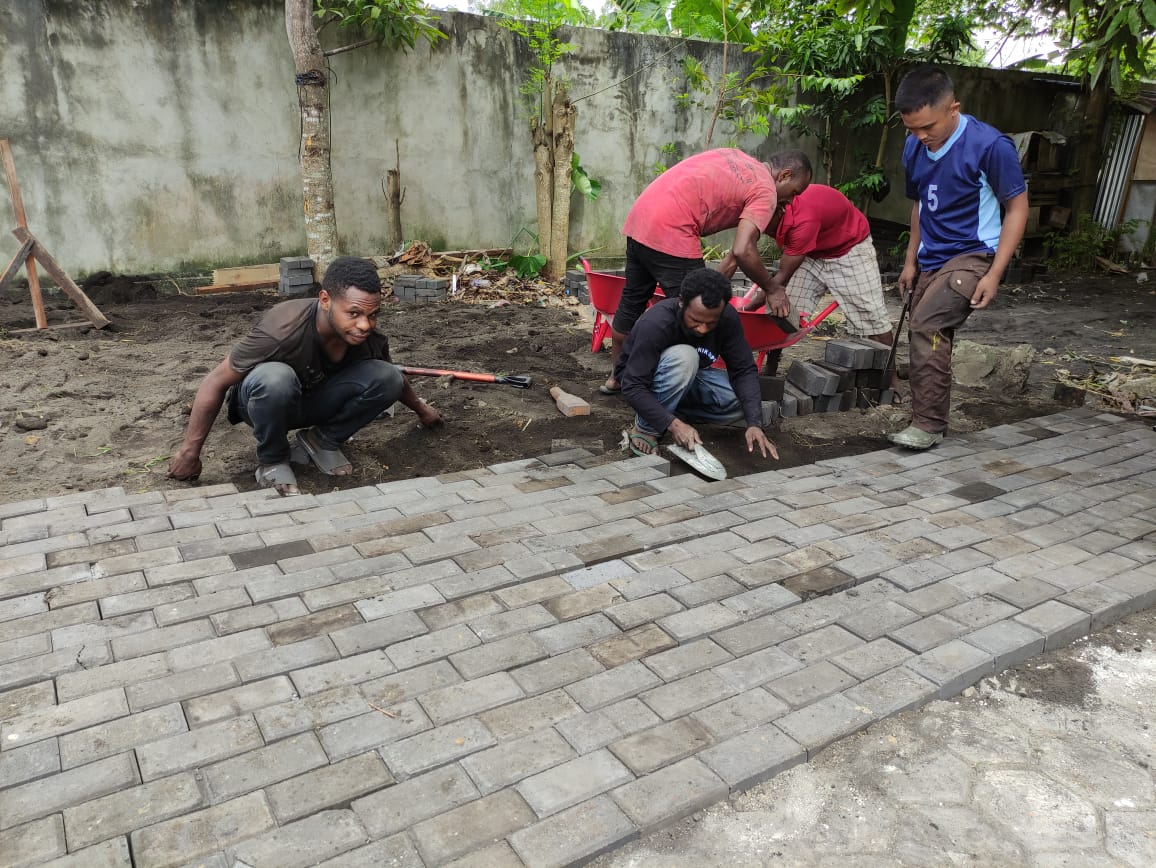 Manfaatkan FABA dari PLTU Holtekamp, PLN Bangun Beragam Infrastruktur di Papua