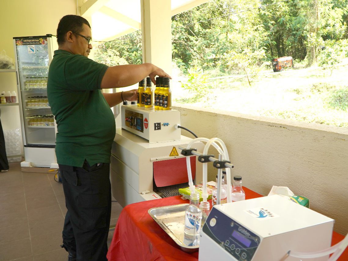 Kembangkan Eduwisata Lebah di Garut, PLN Haleyora Power Salurkan Bantuan Alat Pengolahan Madu